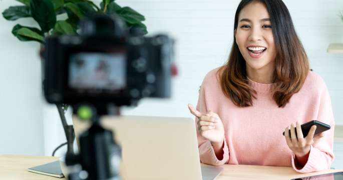 woman influencer discussing channel partner program